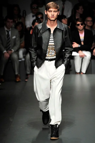Look 22